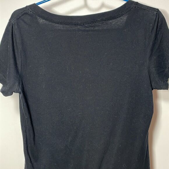 Woman’s Graphic tee - Picture 6 of 7